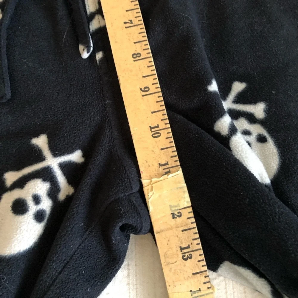 merona black White skulls PJ bottoms Mens Medium